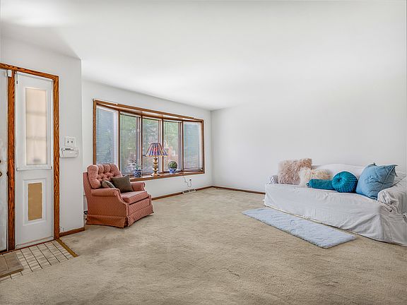 4th image of 3615 N Pacific Ave