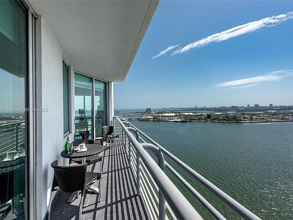 2nd image of 335 Biscayne Blvd #2512
