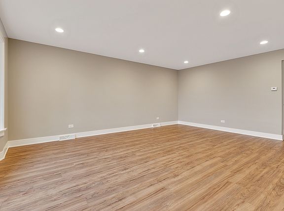 2nd image of 382 Saginaw Ave