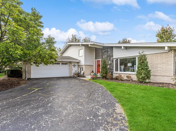 13050 S Sioux Ln, Palos Heights, IL 60463