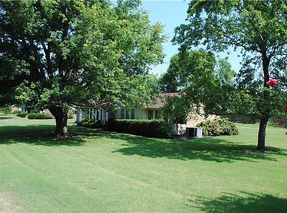 2nd image of 101 Lynn Dr