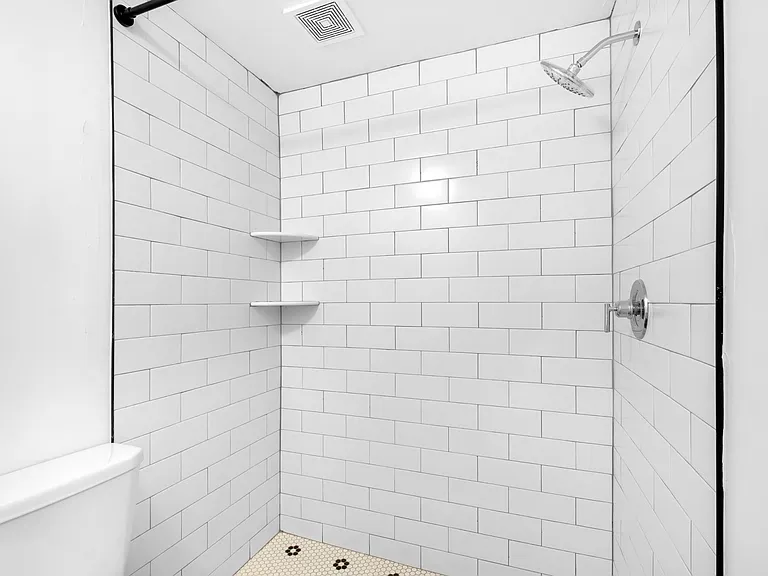 2025 Pine St #1F — Photo 7