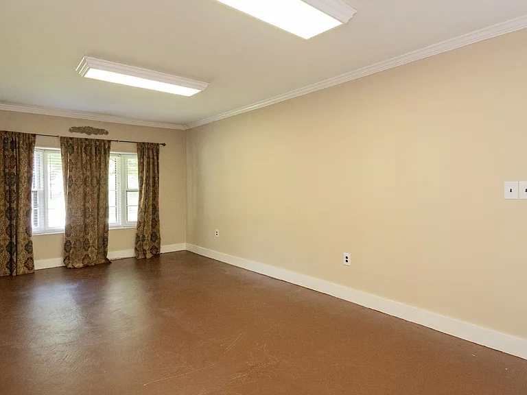 Bonus Room / Home Office / Childerns Playroom / Fourth Bedroom