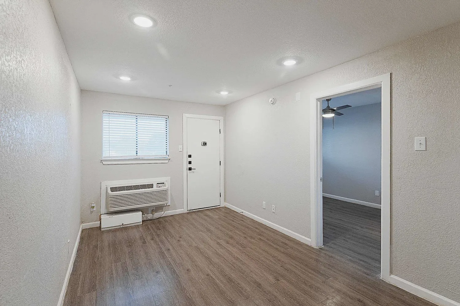 1 bed, $739 — Photo 3