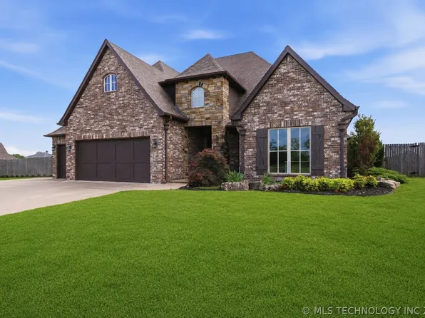 1956 E 172nd St S, Mounds, OK 74047