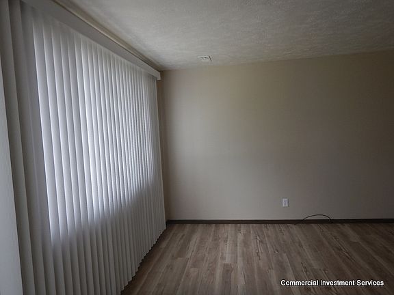 3rd image of 2404 W 5th St