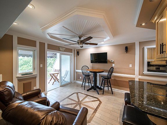 4th image of 1089 Bluewater Dr Unit 404