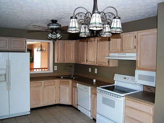 3rd image of 1851 Whites Ferry Pl