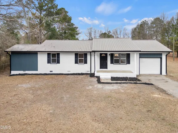 6010 Muscat Rd, Hope Mills, NC 28348