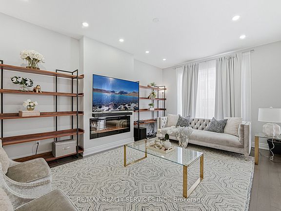 5th image of 356 Clockwork Dr