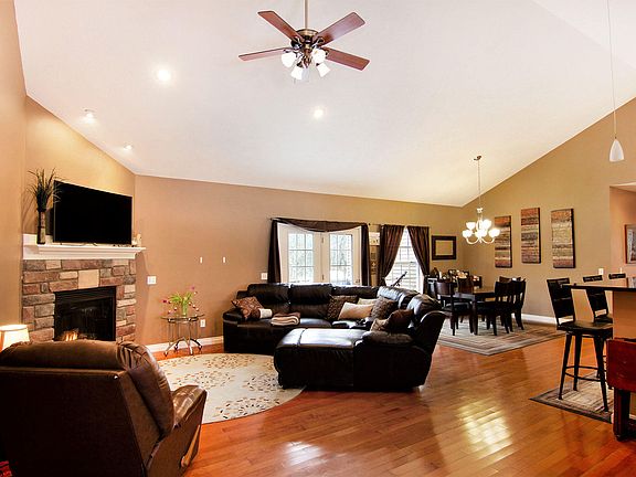4th image of 22565 N Uldriks Dr