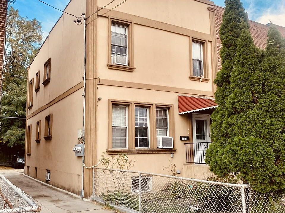 1st image of 2878 Randall Ave #2