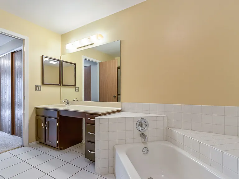 164 White Branch Ct — Photo 18