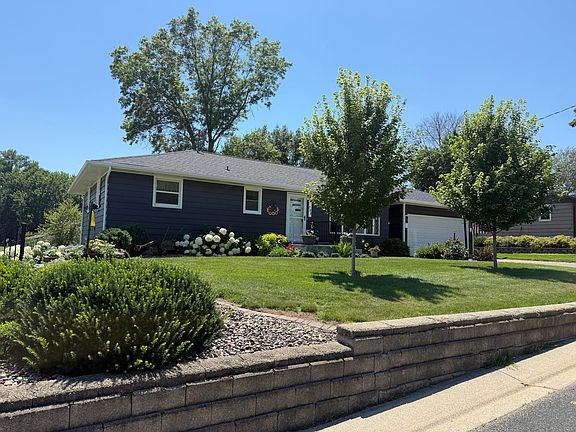 2nd image of 703 3rd Ave