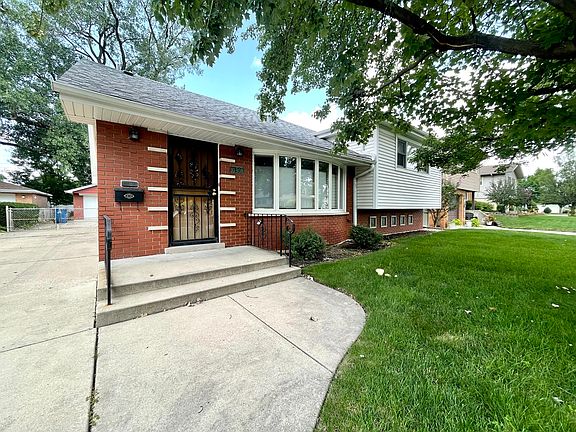 2nd image of 10308 S Kolin Ave