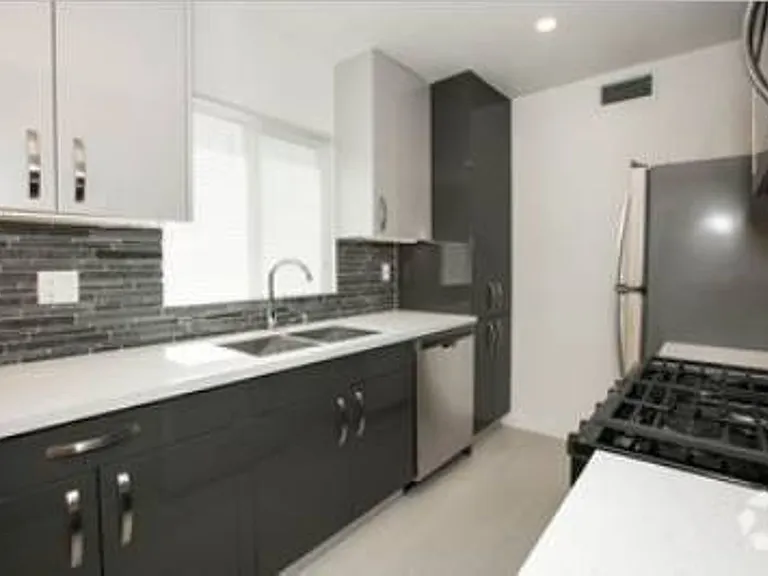 w717 — Photo 3