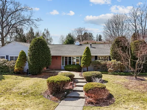 25 Westland Ct, Binghamton, NY 13905