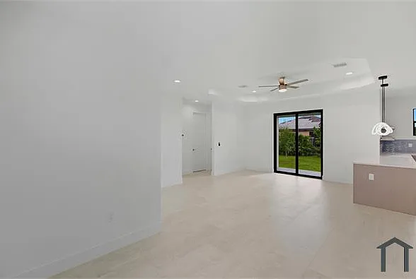 211 NW 25th Ave — Photo 7