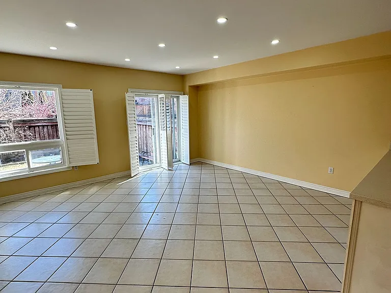 141 Foxchase Ave — Photo 10
