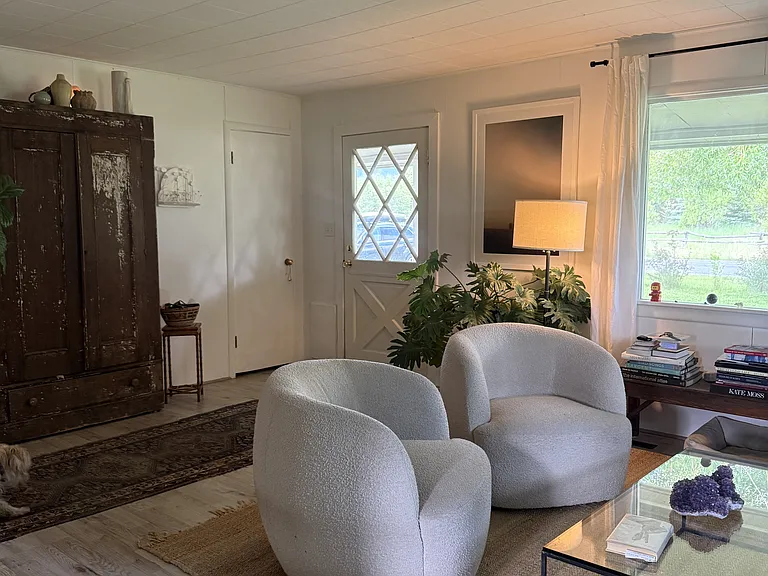 980 Wenzel Ln — Photo 9
