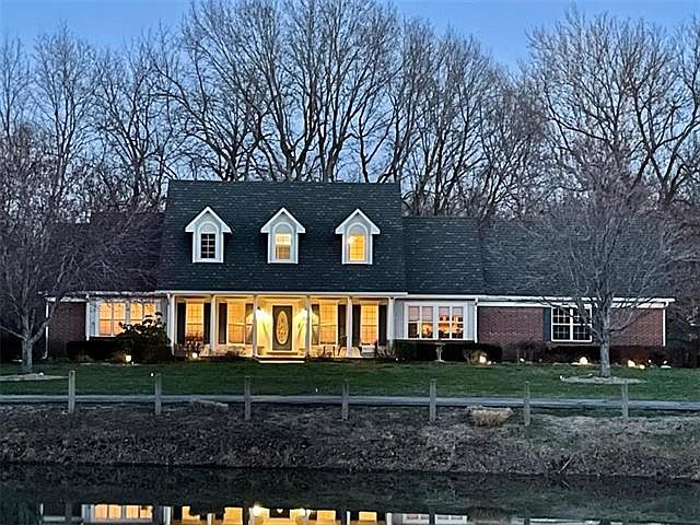 1st image of 3015 S Bradford Ln