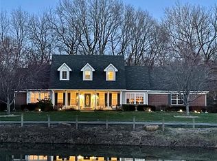 3015 S Bradford Ln, Blue Springs, MO 64015