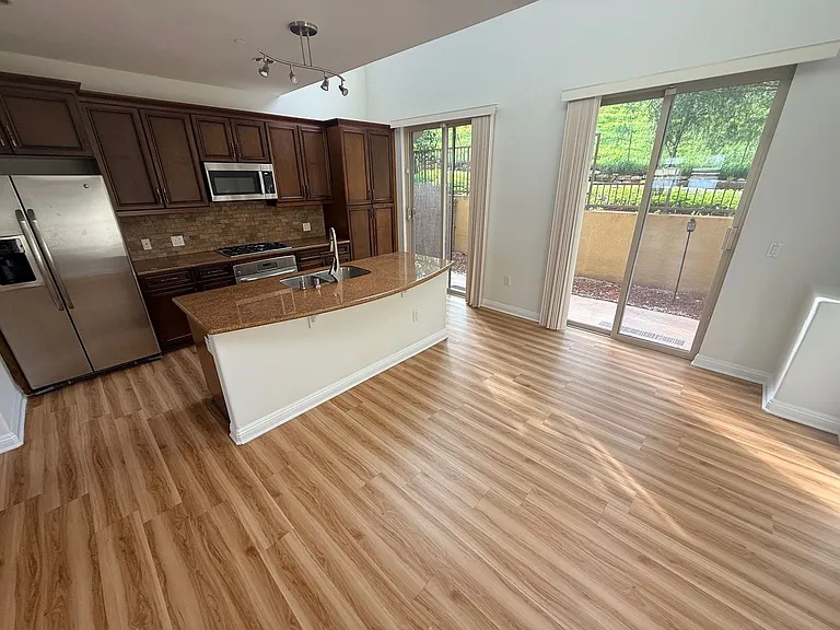 23130 Sherman Pl — Photo 5