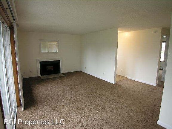 5th image of 7368 S Wilkeson St APT B