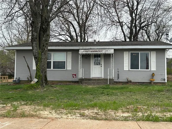 505 Main St SE, Gravette, AR 72736