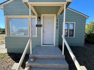 117 W Adams Ave, Riverton, WY 82501