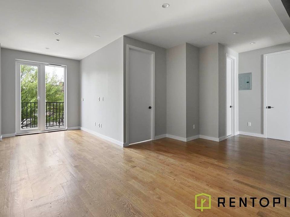 1st image of 13 Garden St APT 3A