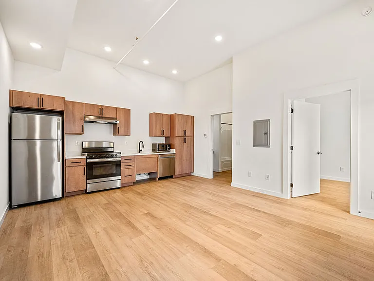 623 E Main St #105 — Photo 2