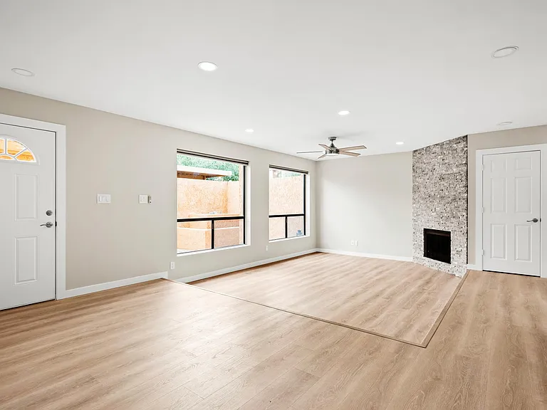 2500 N Hayden Rd #21 — Photo 4