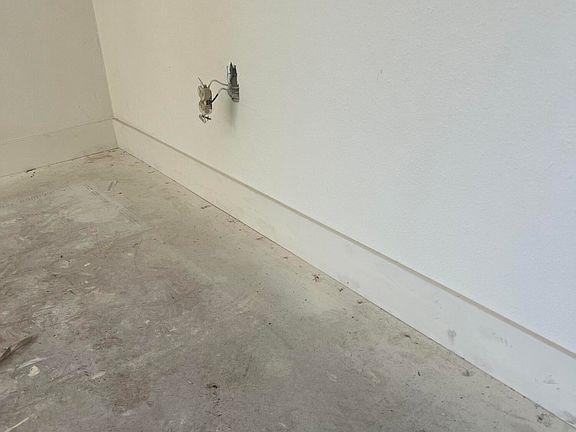 4th image of 731 E CAVALIER Drive