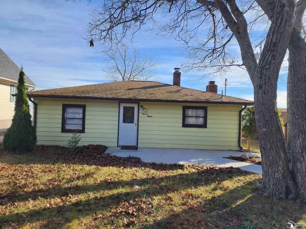 1180 Forest St, East Tawas, MI 48730