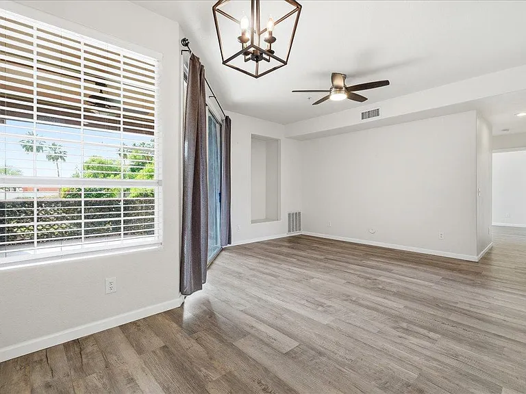 1633 E Lakeside Dr #63 — Photo 4