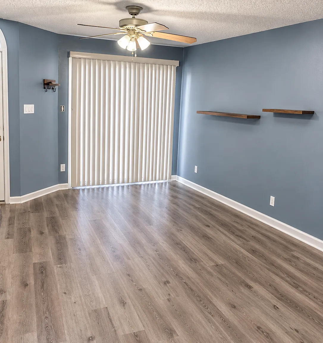 2 bed, 2.5 bath, 1250 sqft, $2,300 — Photo 3