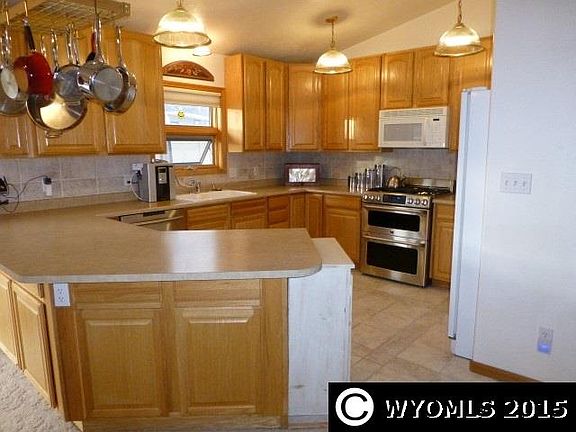 3rd image of 3219 Magnolia Dr