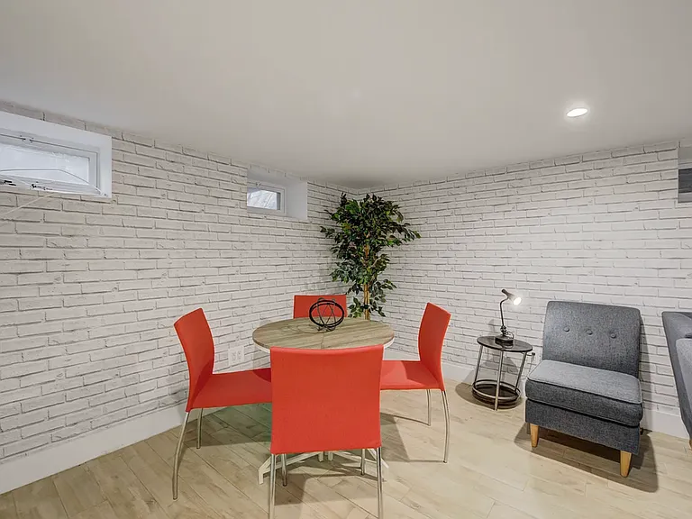 6147 Woodbine St #3L — Photo 10
