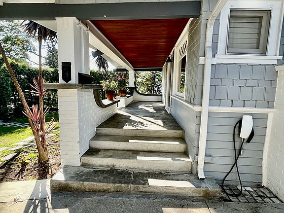4th image of 7725 Norton Ave