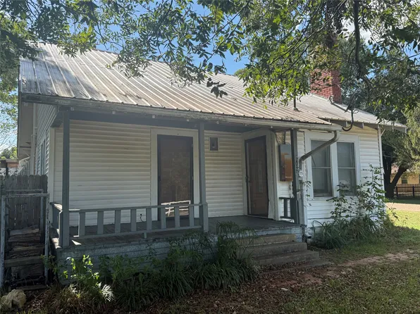 302 S Hogg St, Streetman, TX 75859