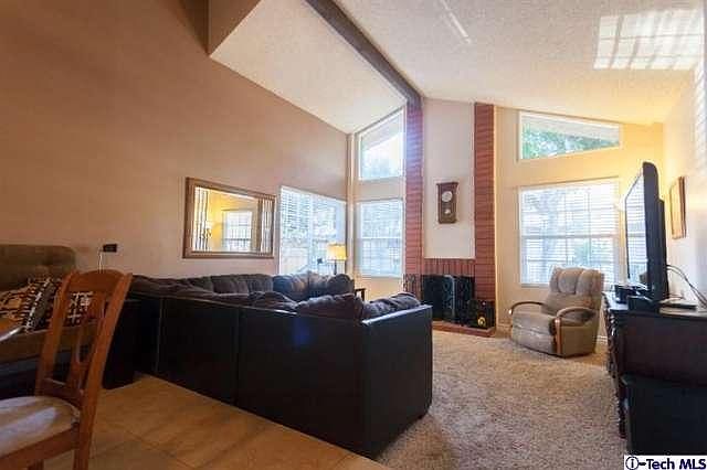 1st image of 926 Brantfell Pl