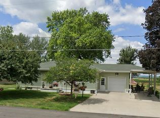 610 Johnson St, Crescent, IA 51526