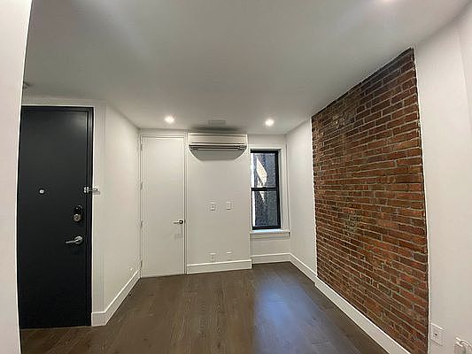 2nd image of 311 W 21st St APT 4E