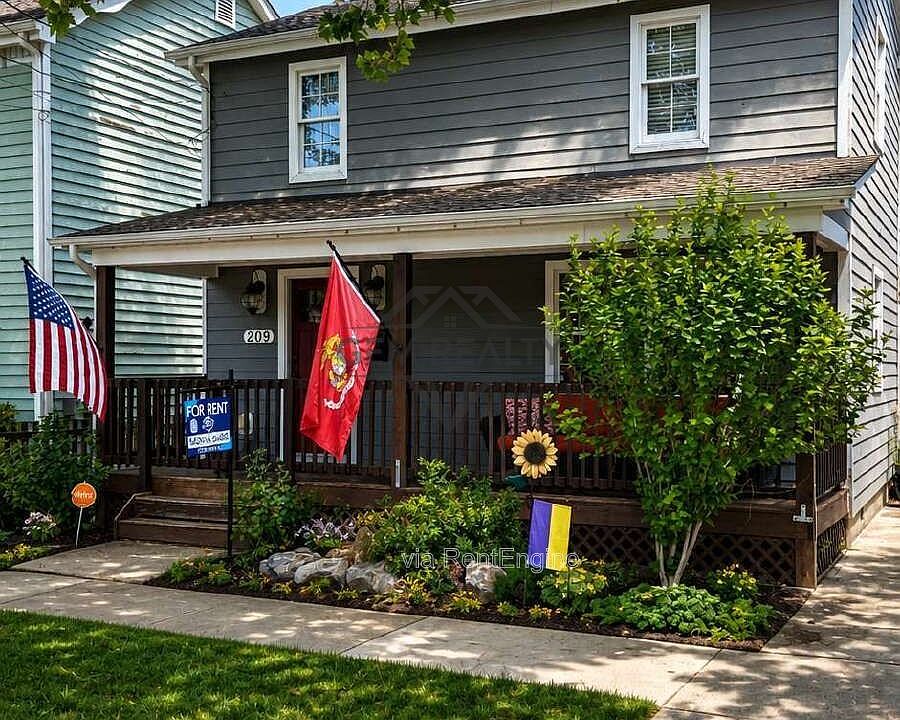 1st image of 209 Prince Edward St