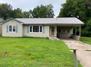 322 S Locust St, Dexter, MO 63841