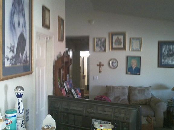 3rd image of 922 Tonka Ln