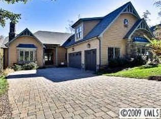 2826 Briarcliff Pl, Charlotte, NC 28207