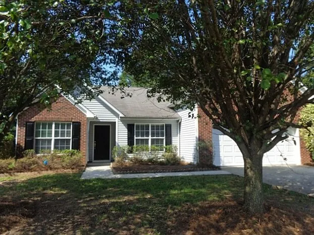 10921 Gardenia St — Photo 1