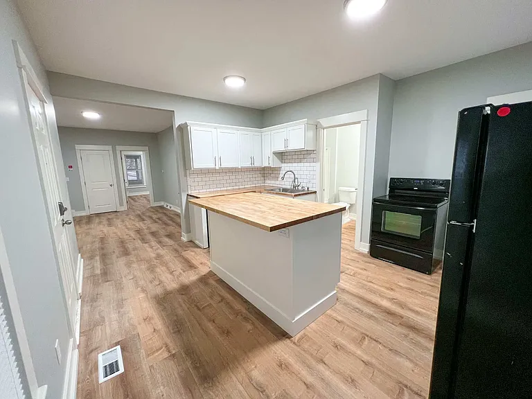 917 Baldwin St SE #1 — Photo 3